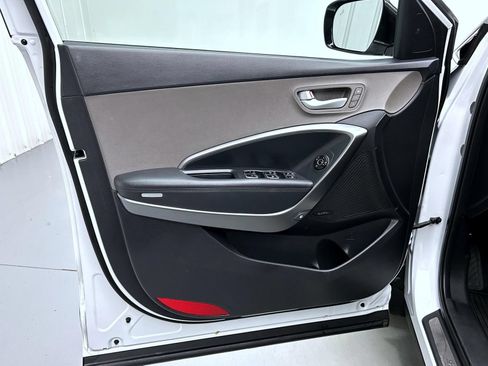 Used 2017 Hyundai Santa Fe Sport w/ Cargo Package AWD/4WD image 9