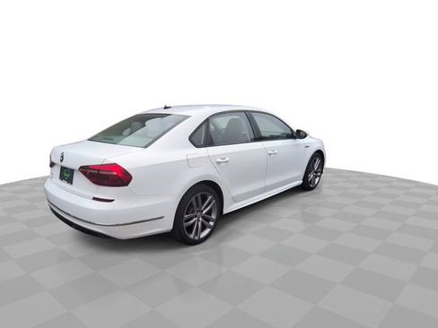 Used 2018 Volkswagen Passat 2.0T S image 8