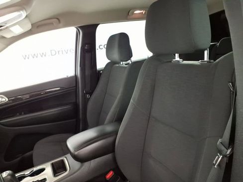 Used 2012 Jeep Grand Cherokee Laredo w/ Laredo E Group AWD/4WD image 13