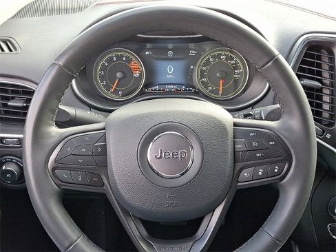 Used 2021 Jeep Cherokee Trailhawk w/ Technology Group image 19