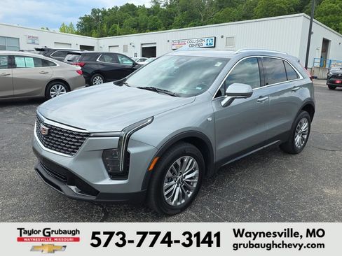 Used 2025 Cadillac XT4 Premium Luxury AWD/4WD image 4