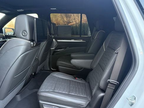 Used 2026 Cadillac Escalade Platinum Sport w/ LPO, ONYX Package image 31