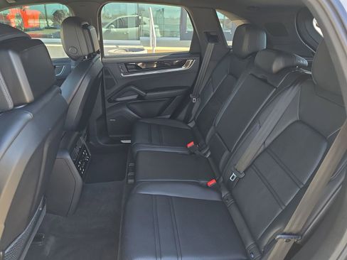 Certified 2024 Porsche Cayenne S image 23
