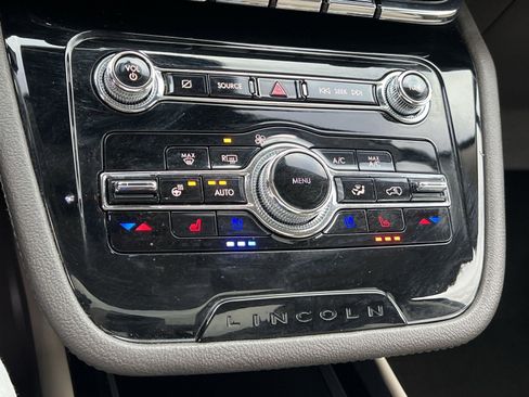 Used 2022 Lincoln Corsair Reserve w/ Equipment Group 201A image 20