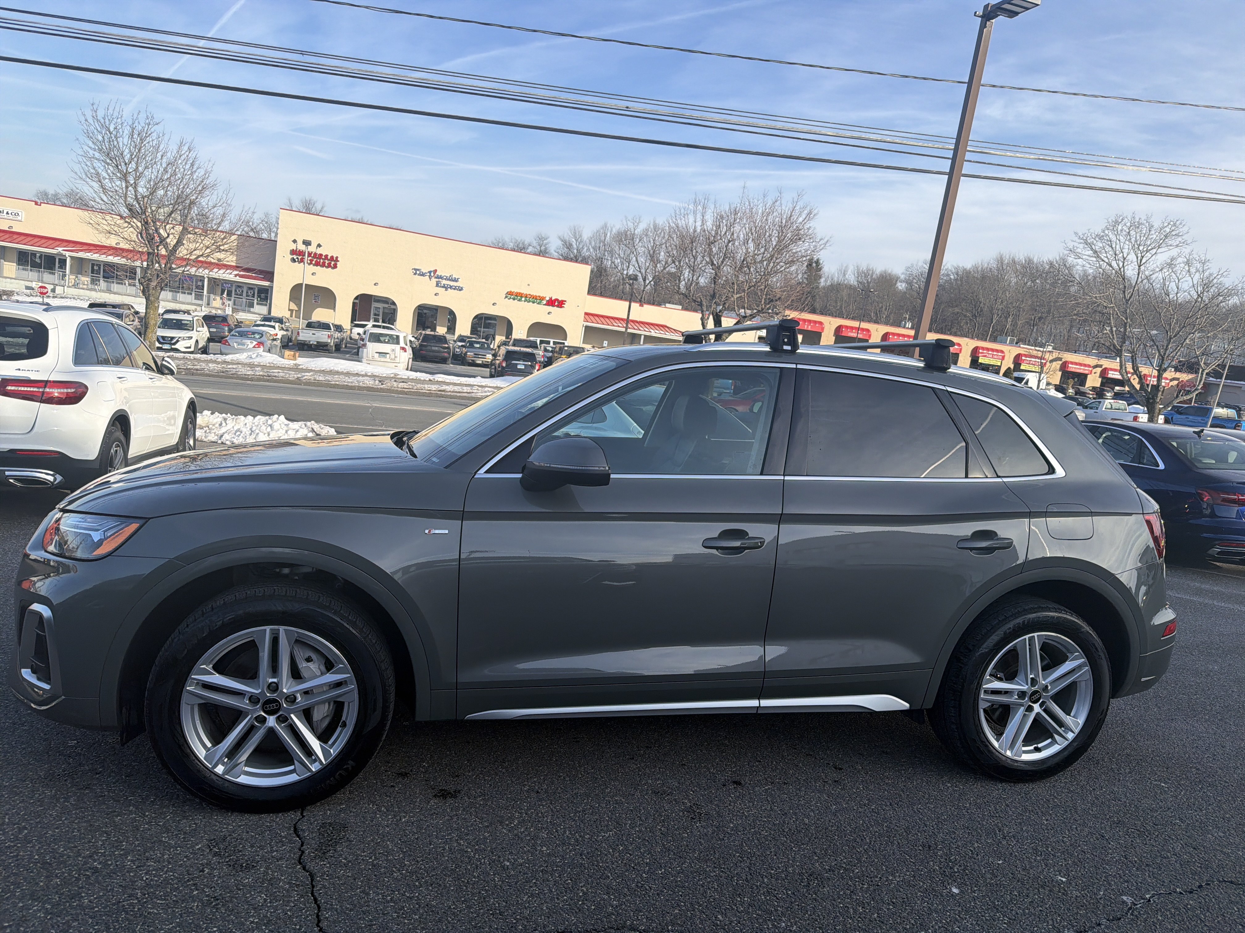 Certified 2023 Audi Q5 e Premium Plus w/ Premium Plus Package AWD/4WD image 4