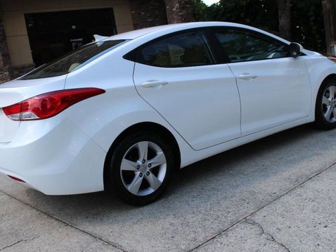 Used 2013 Hyundai Elantra GLS w/ Preferred Pkg image 3