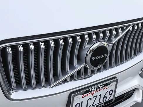 Used 2024 Volvo XC90 B6 Plus AWD/4WD image 17