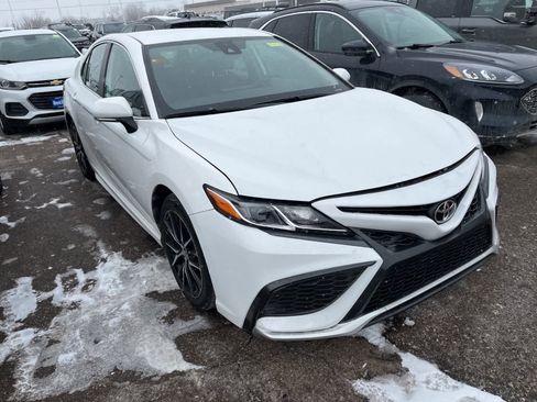 Used 2024 Toyota Camry SE image 21