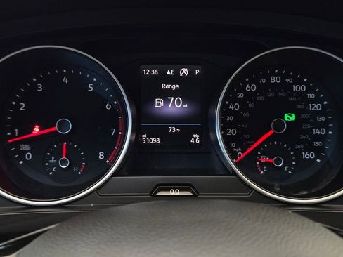 Used 2021 Volkswagen Tiguan SE w/ Panoramic Sunroof Package image 24