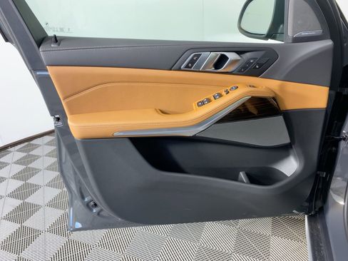 Used 2026 BMW X5 sDrive40i w/ Climate Comfort Package image 10