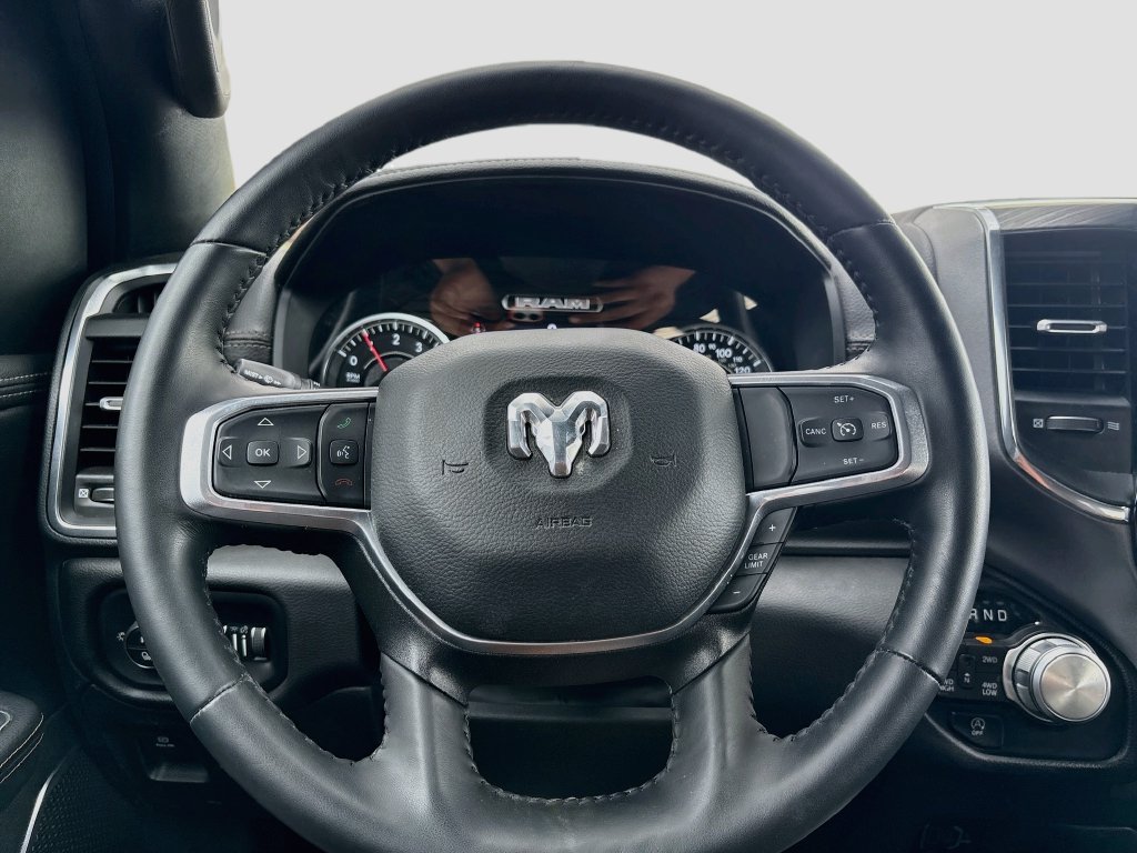 Used 2024 RAM 1500 Laramie AWD/4WD image 11