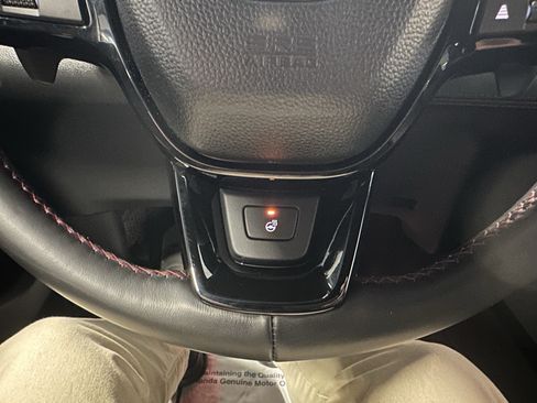 Used 2025 Honda Pilot Black Edition image 14