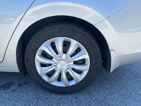 Used 2022 Nissan Sentra S w/ Trunk Package FWD image 10