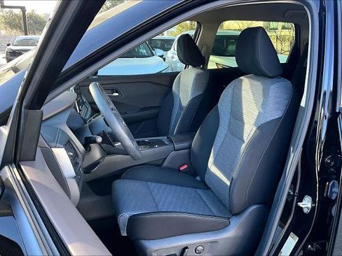 Certified 2023 Nissan Rogue SV image 7