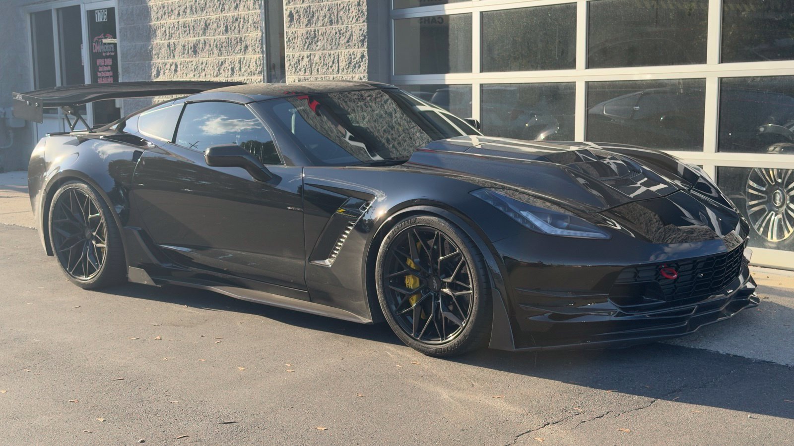 Used 2015 Chevrolet Corvette Z06 w/ 3LZ Preferred Equipment Group RWD image 13