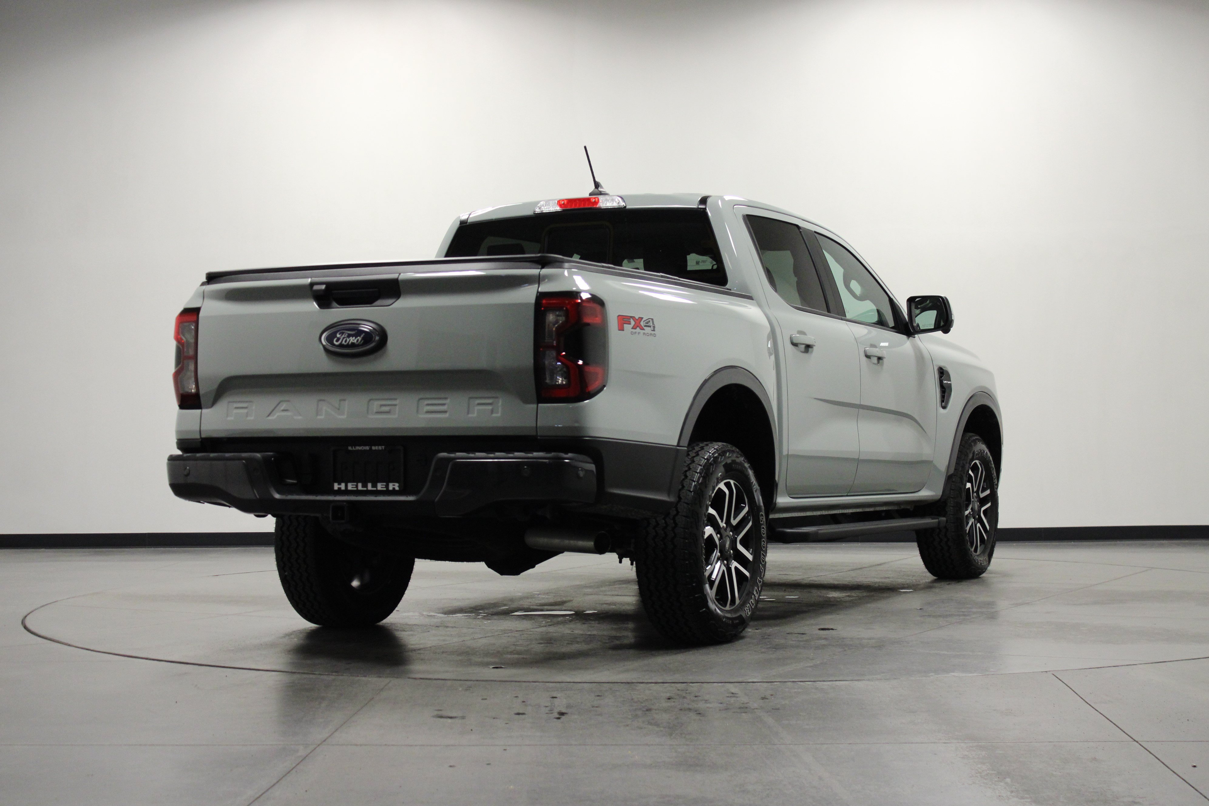 Used 2024 Ford Ranger Lariat w/ FX4 Off-Road Package AWD/4WD image 4
