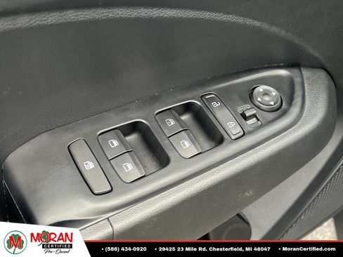 Used 2023 Hyundai Venue SEL FWD image 16