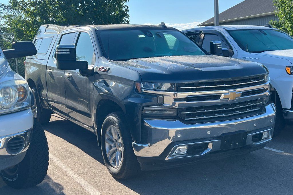 Used 2020 Chevrolet Silverado 1500 LTZ w/ Technology Package AWD/4WD image 2
