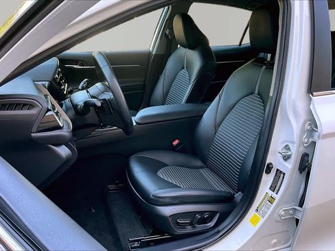 Certified 2022 Toyota Camry SE FWD image 8