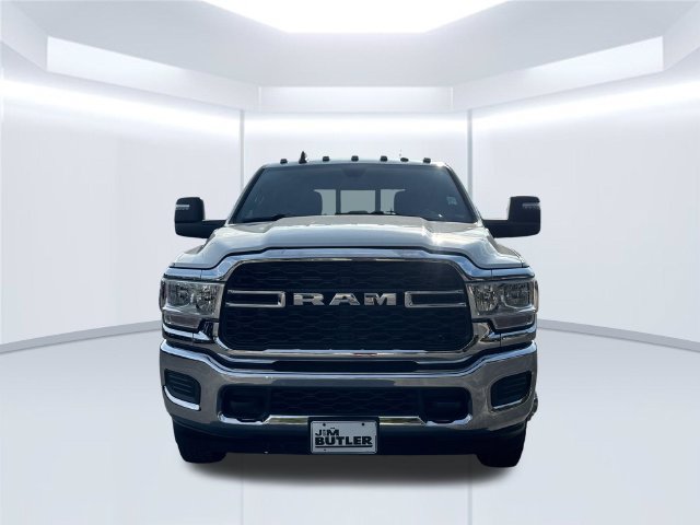 Used 2024 RAM 3500 Tradesman w/ Chrome Appearance Group AWD/4WD image 14