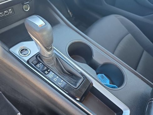 Used 2025 Nissan Altima 2.5 SV FWD image 21