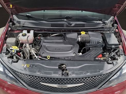 Used 2023 Chrysler Voyager LX FWD image 20