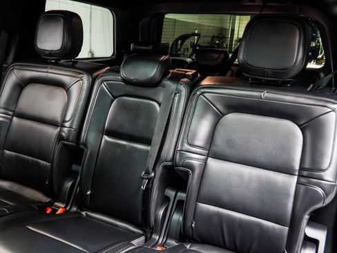 Used 2024 Lincoln Navigator Premiere AWD/4WD image 39