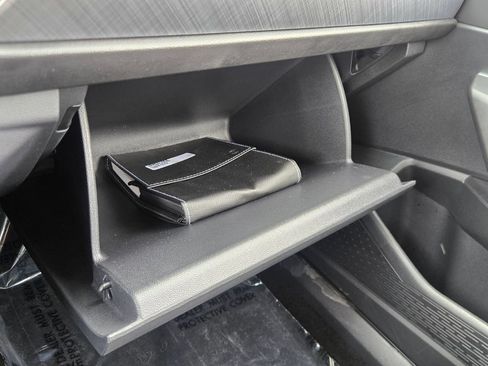 Used 2023 Volkswagen Jetta SE FWD image 23