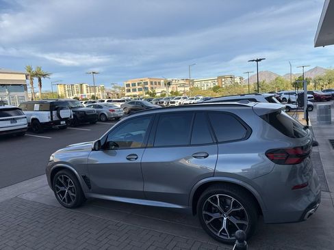 Used 2024 BMW X5 xDrive40i w/ M Sport Package image 8