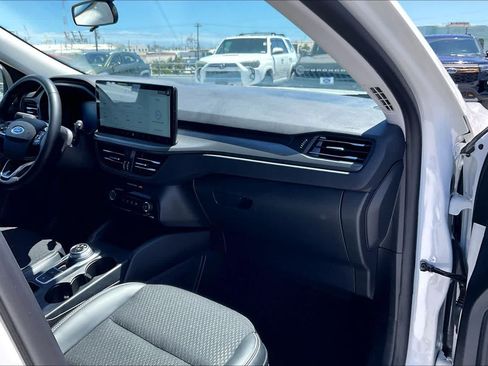 Used 2025 Ford Escape SE FWD image 23