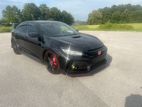 Used 2018 Honda Civic Type R image 8