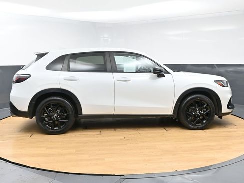 Used 2023 Honda HR-V Sport image 8