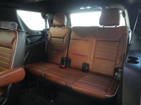 Used 2024 GMC Yukon Denali Ultimate image 14