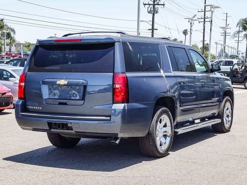 Used 2019 Chevrolet Suburban LT w/ LT Signature Package image 4