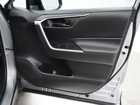 Used 2022 Toyota RAV4 LE image 59