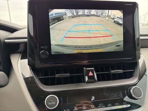 Used 2025 Toyota Corolla LE image 15