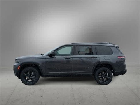 New 2025 Jeep Grand Cherokee L Altitude image 5