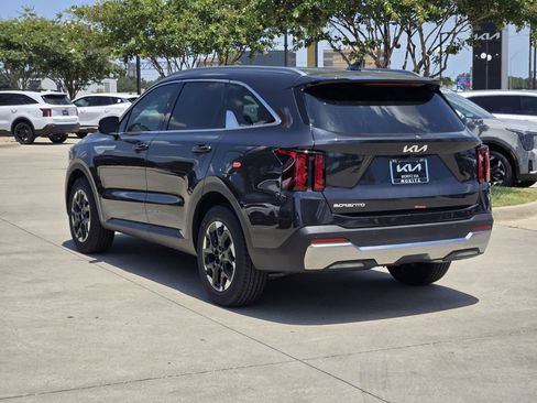 New 2026 Kia Sorento S FWD image 3