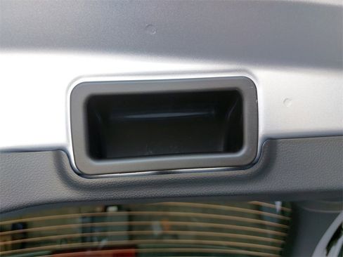 Used 2025 Subaru Crosstrek 2.0i Premium image 13