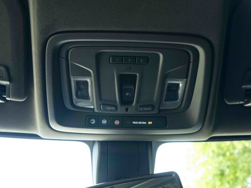 Used 2019 Chevrolet Silverado 1500 LTZ w/ LTZ Texas Edition AWD/4WD image 36