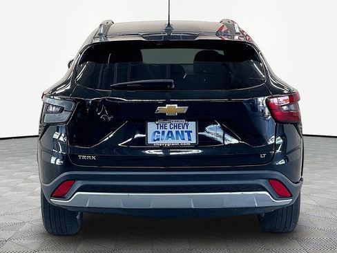 Used 2024 Chevrolet Trax LT w/ Driver Confidence Package FWD image 5
