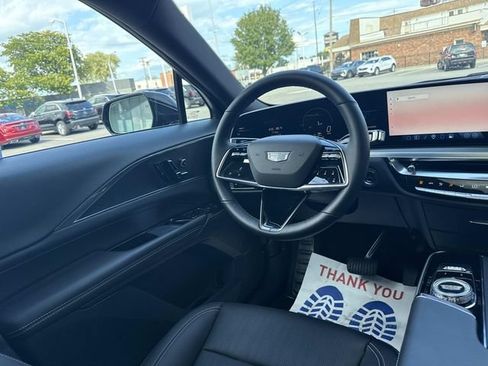 Used 2024 Cadillac Lyriq Luxury AWD/4WD image 32