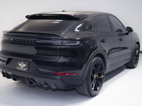 Used 2024 Porsche Cayenne Turbo GT image 6