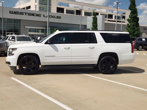 Used 2019 Chevrolet Suburban Premier RWD image 4