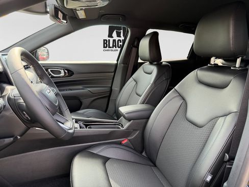 New 2026 Jeep Compass Latitude AWD/4WD image 19
