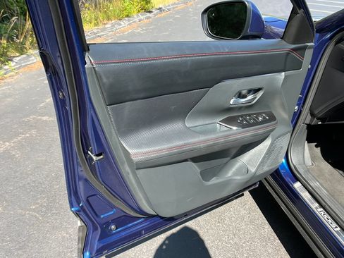 Used 2025 Nissan Kicks SR w/ SR Premium Package AWD/4WD image 11