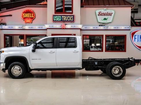 Used 2021 Chevrolet Silverado 3500 LT image 11