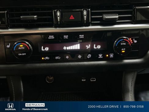 Used 2022 Nissan Pathfinder SV AWD/4WD image 24