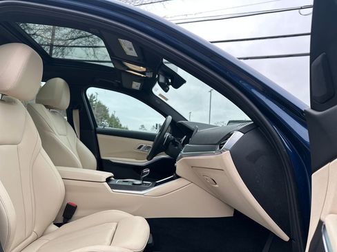 Used 2021 BMW 330i xDrive Sedan w/ Premium Package image 15