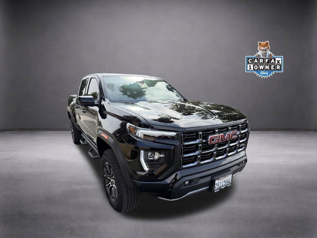 Used 2025 GMC Canyon AT4 AWD/4WD image 2